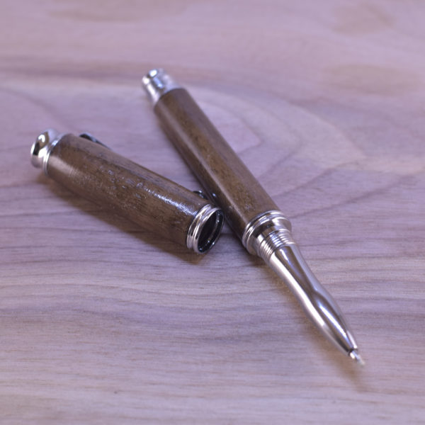 drevene pero ořech