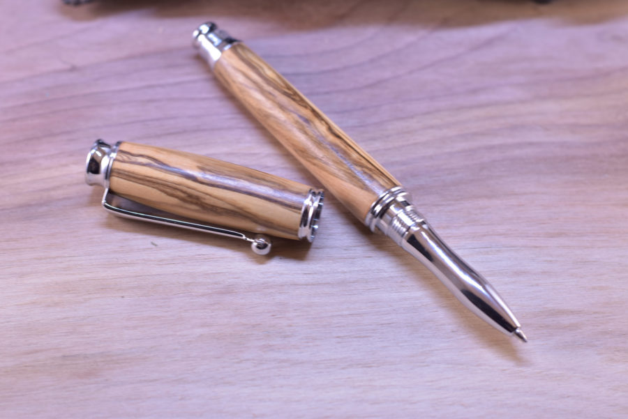 dřevěné pero