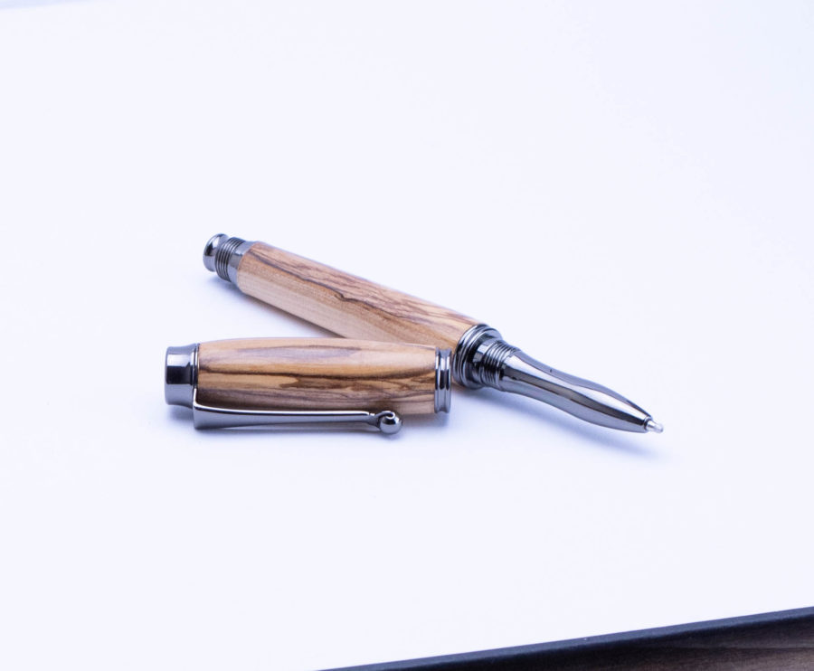 dřevěné pero black