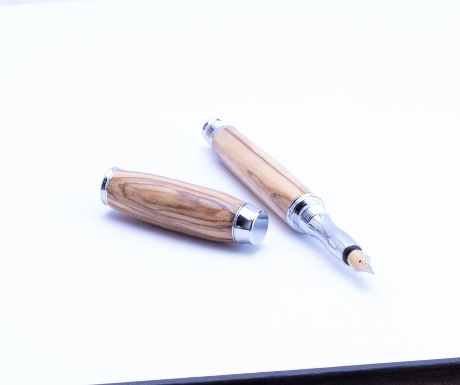 Dřevěné olivové pero