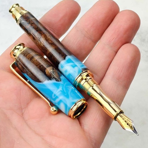 drevenepero_vinnykminek_plnici_gold (1)