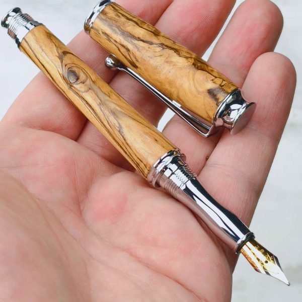 drevenepero_plnici_oliva