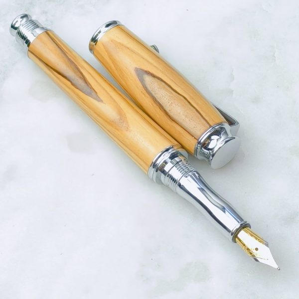 drevenepero_plnici_oliva